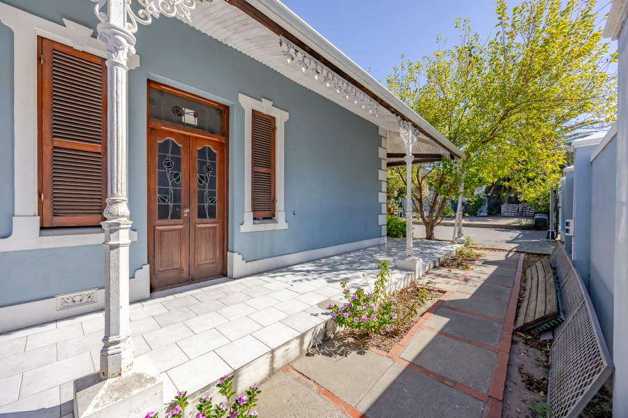 7 Bedroom Property for Sale in Wynberg Western Cape